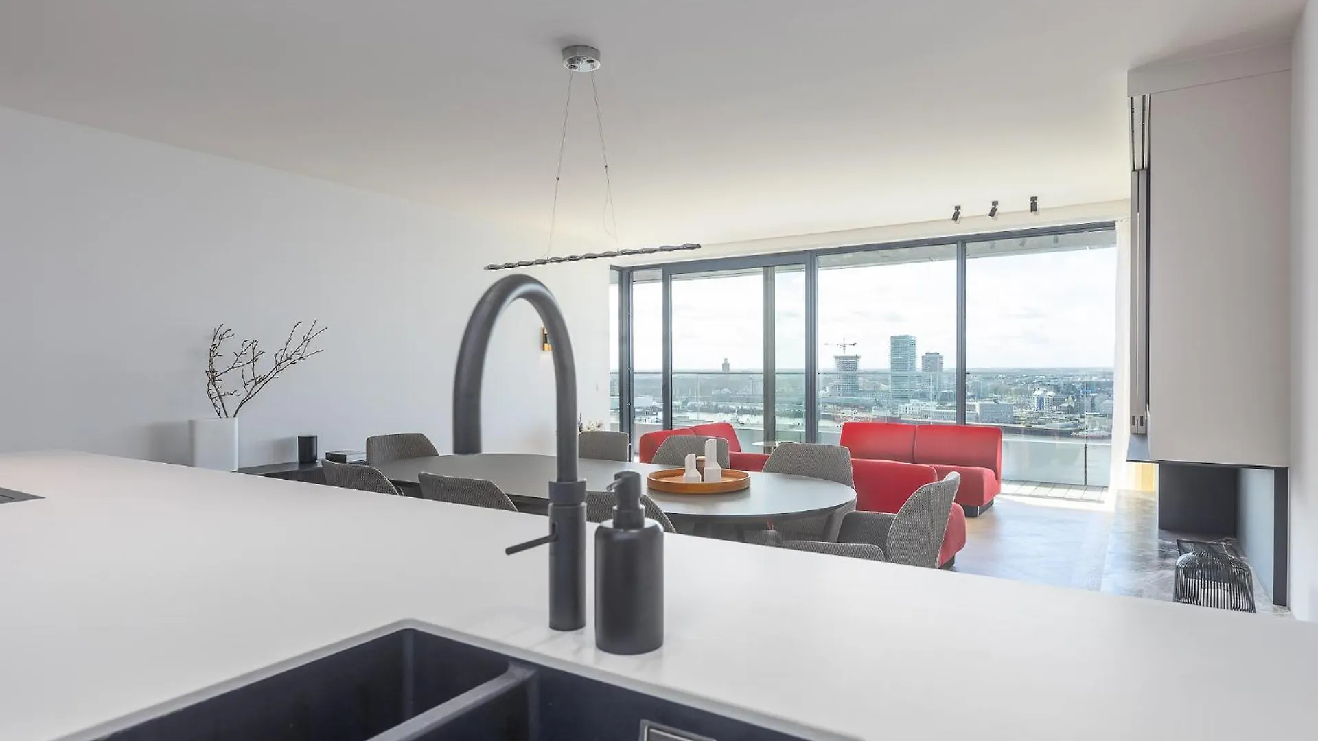 Sea Meets Sky - Ensor Apartment Ostend 0*,